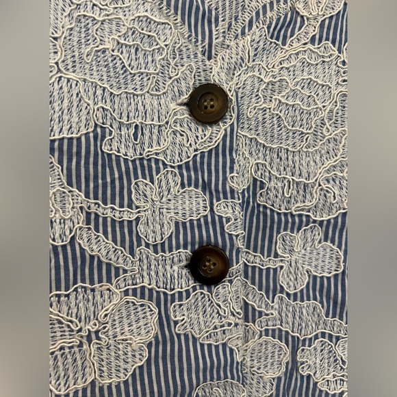 Waverly Grey button up structured top - Picture 2 of 3